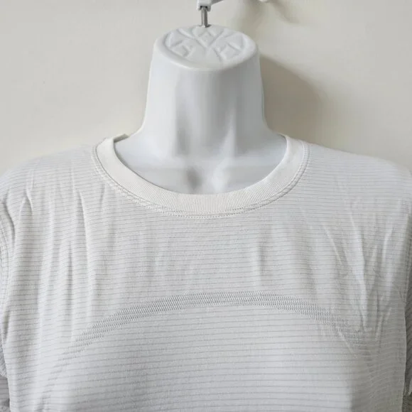 NWT LULULEMON WHWH White Swiftly Relaxed Long Sleeve Crew Top 6 - Picture 3 of 8